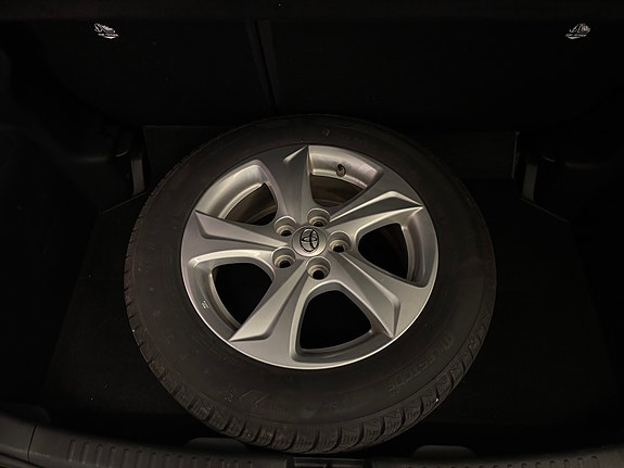 Toyota Yaris 23 of 23