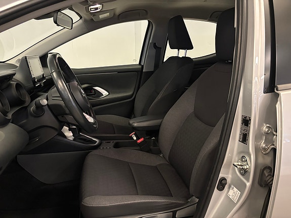 Toyota Yaris 10 of 23