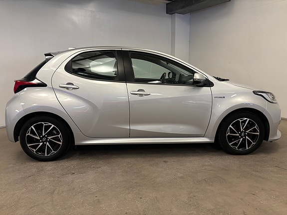Toyota Yaris 7 of 23