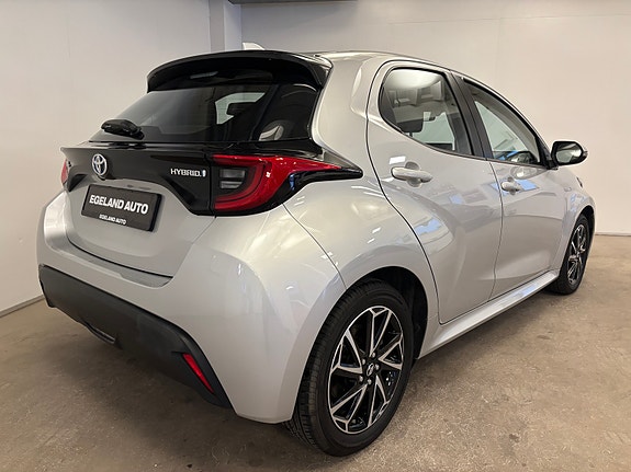 Toyota Yaris 5 of 23