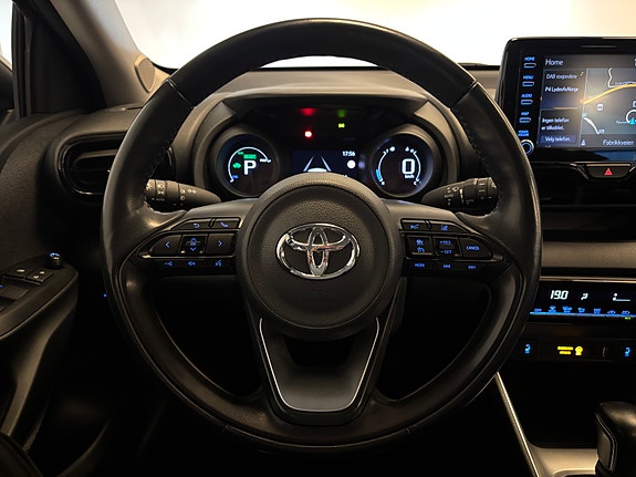 Toyota Yaris 12 of 23