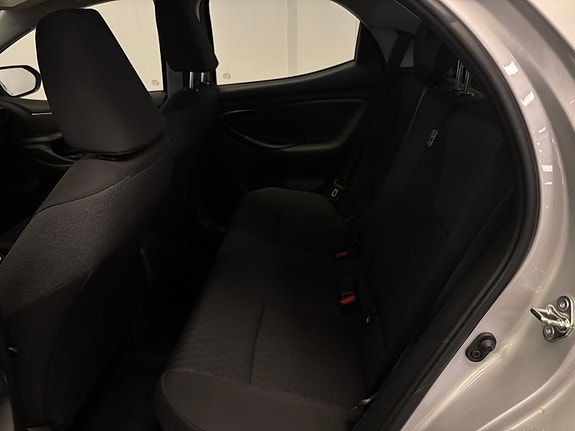 Toyota Yaris 11 of 23