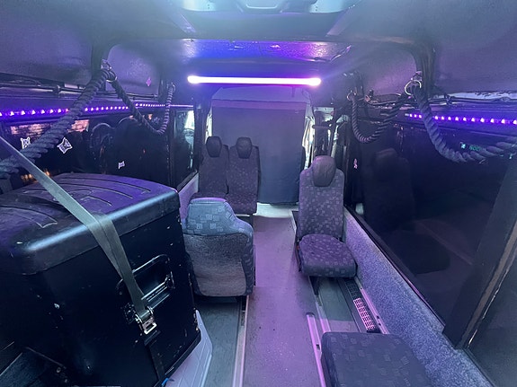 Mercedes-Benz Sprinter 413 2 of 9