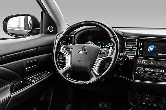 Mitsubishi Outlander 18 of 30