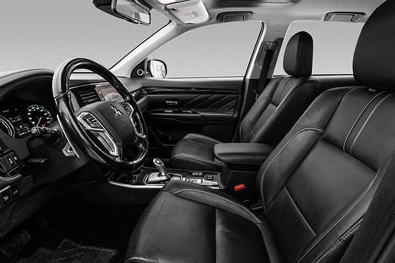 Mitsubishi Outlander 13 of 30