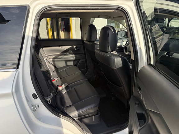 Mitsubishi Outlander 19 of 25