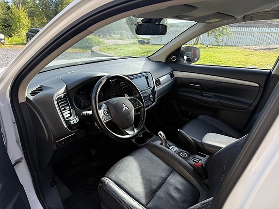 Mitsubishi Outlander 10 of 25