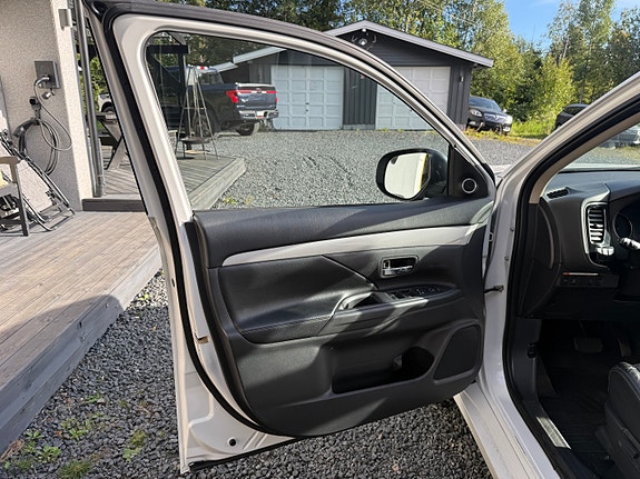 Mitsubishi Outlander 22 of 25