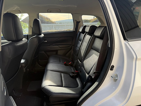 Mitsubishi Outlander 16 of 25