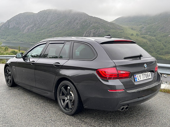 BMW 520d 2 of 9