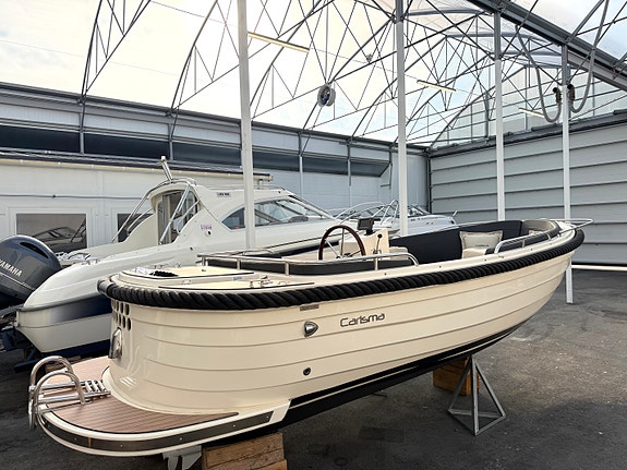 Carisma 570 Sloep m/Yamaha 25 hk og stor solseng. Kun 15 timer. Alt nytt i 2024! 7 of 30