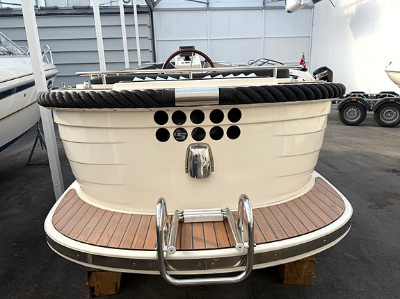 Carisma 570 Sloep m/Yamaha 25 hk og stor solseng. Kun 15 timer. Alt nytt i 2024! 5 of 30