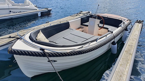 Carisma 570 Sloep m/Yamaha 25 hk og stor solseng. Kun 15 timer. Alt nytt i 2024! 28 of 30