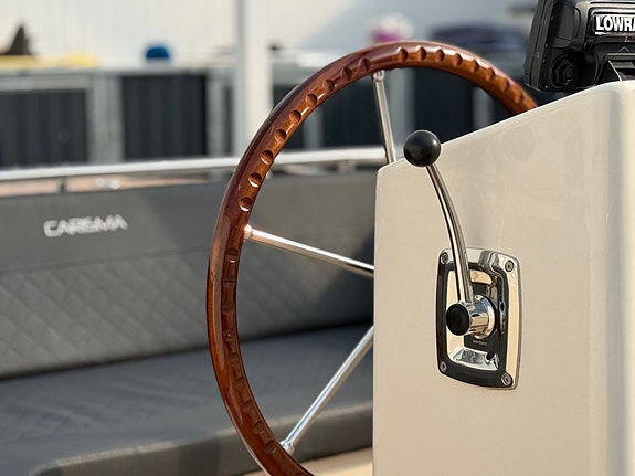 Carisma 570 Sloep m/Yamaha 25 hk og stor solseng. Kun 15 timer. Alt nytt i 2024! 26 of 30