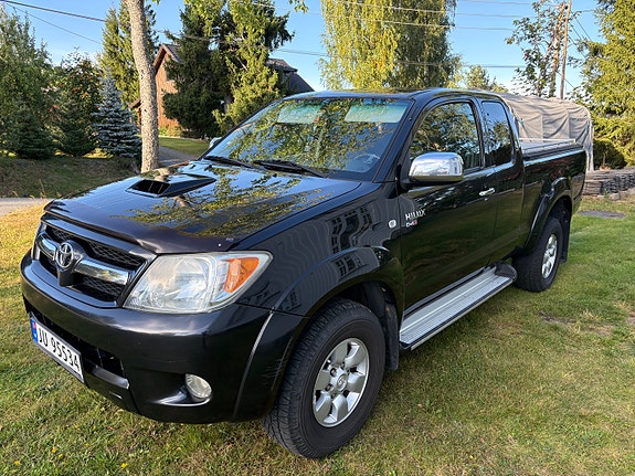 Toyota HiLux 4 of 14