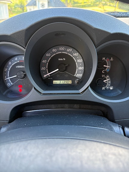 Toyota HiLux 11 of 14