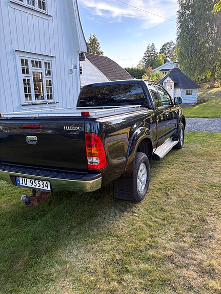 Toyota HiLux 6 of 14