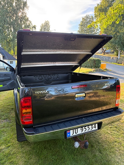 Toyota HiLux 5 of 14