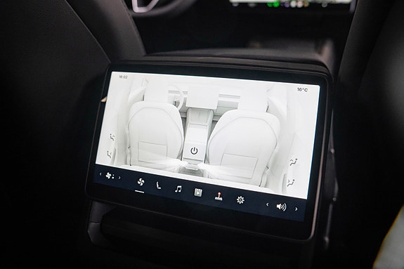 Tesla Model 3 18 of 30