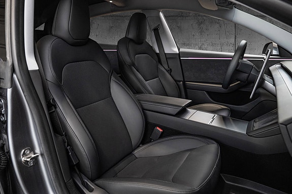Tesla Model 3 15 of 30