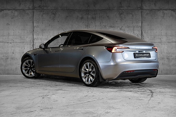 Tesla Model 3 8 of 30