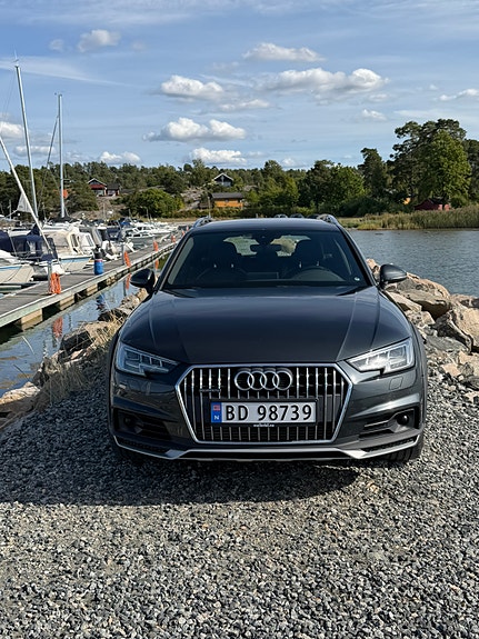 Audi A4 allroad 2 of 17