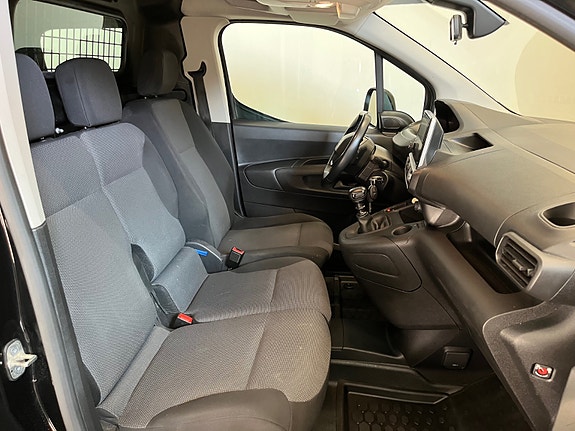Peugeot Partner 16 of 21