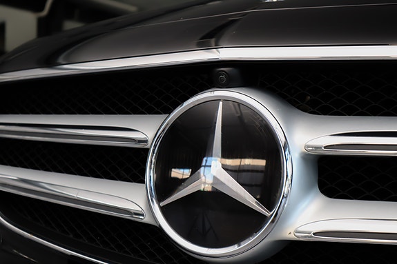 Mercedes-Benz E220 d 10 of 30