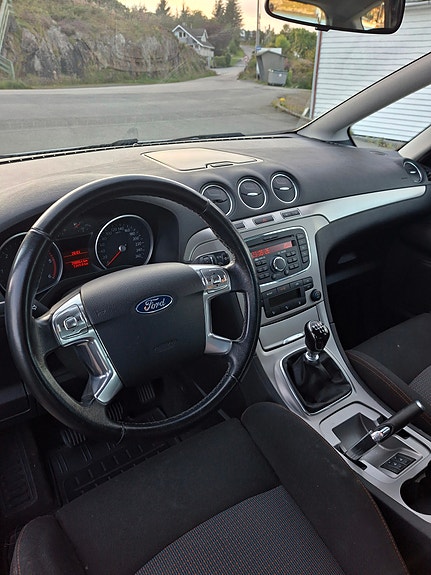 Ford S-MAX 13 of 26