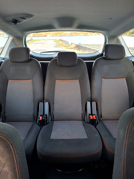Ford S-MAX 11 of 26