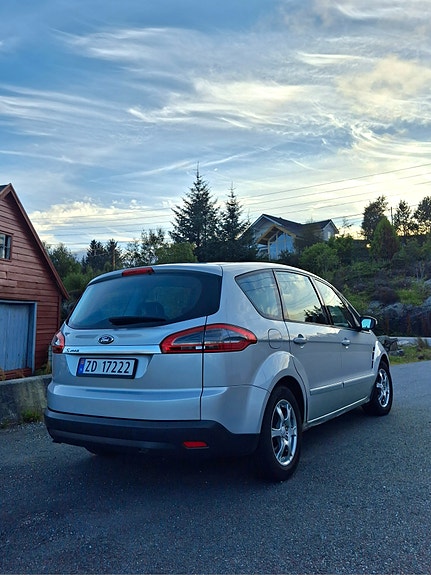 Ford S-MAX 5 of 26