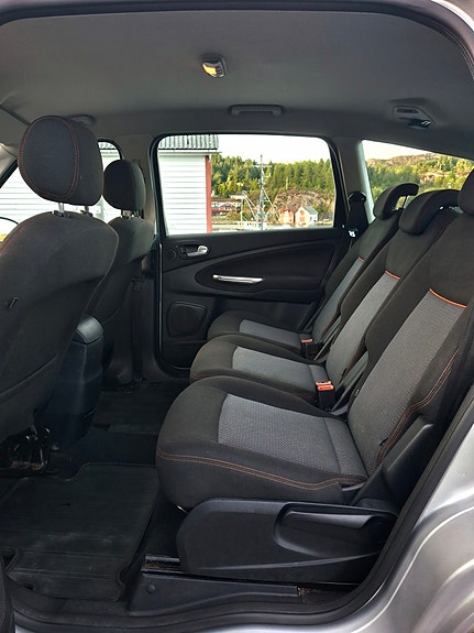 Ford S-MAX 10 of 26