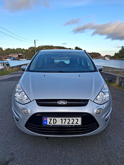 Ford S-MAX 2 of 26