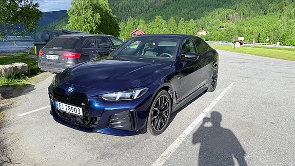 BMW i4 4 of 7