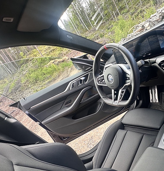 BMW i4 7 of 7