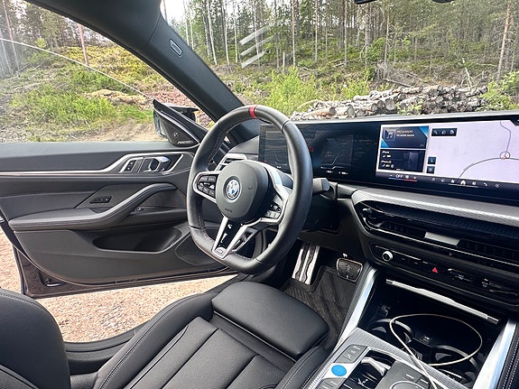 BMW i4 6 of 7