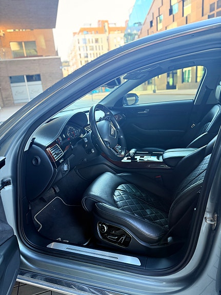 Audi A8 11 of 30
