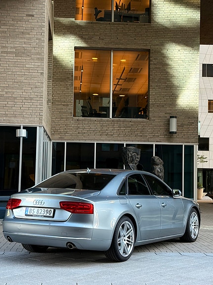 Audi A8 7 of 30