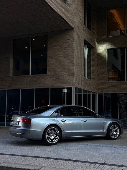Audi A8 8 of 30