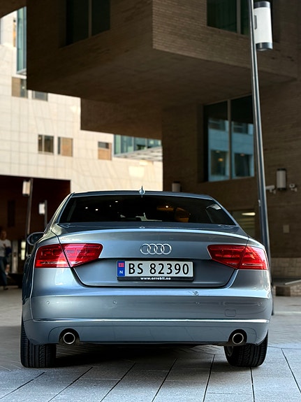 Audi A8 6 of 30