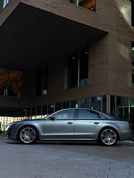 Audi A8 4 of 30