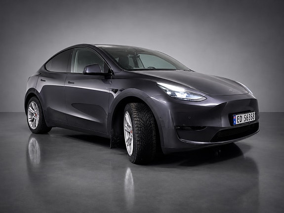 Tesla Model Y 6 of 10