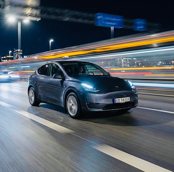 Tesla Model Y 8 of 10