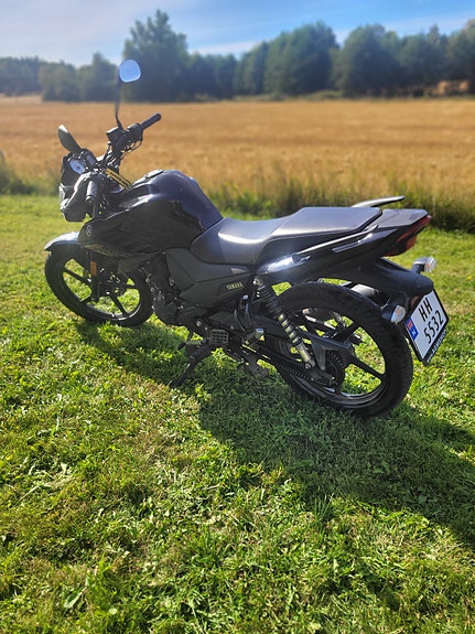 Yamaha YS 125 10 of 14