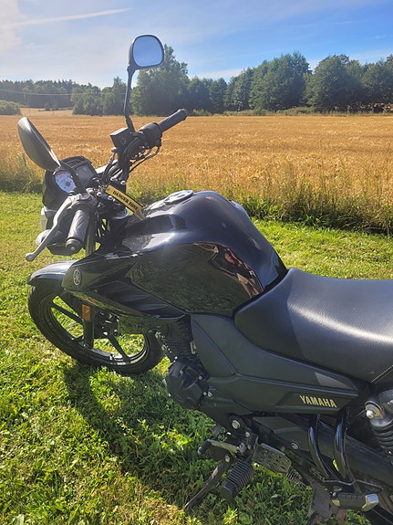 Yamaha YS 125 9 of 14