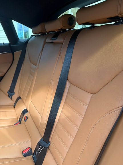 BMW i4 6 of 30