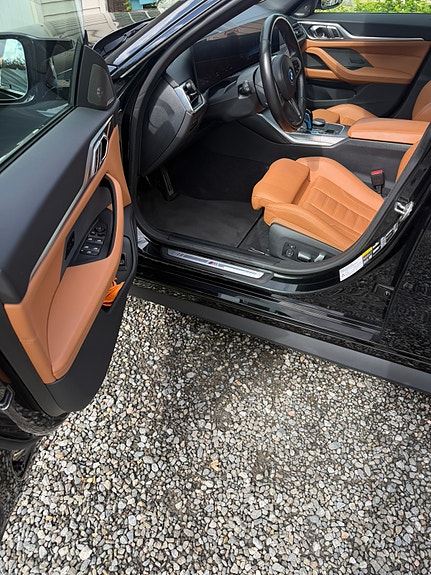 BMW i4 8 of 30