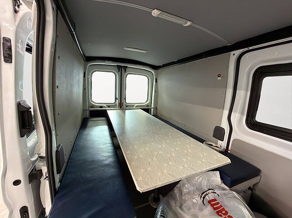 Ford Transit 27 of 30