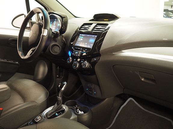 Chevrolet Spark 11 of 30