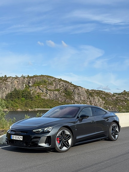 Audi e-tron GT 2 of 30